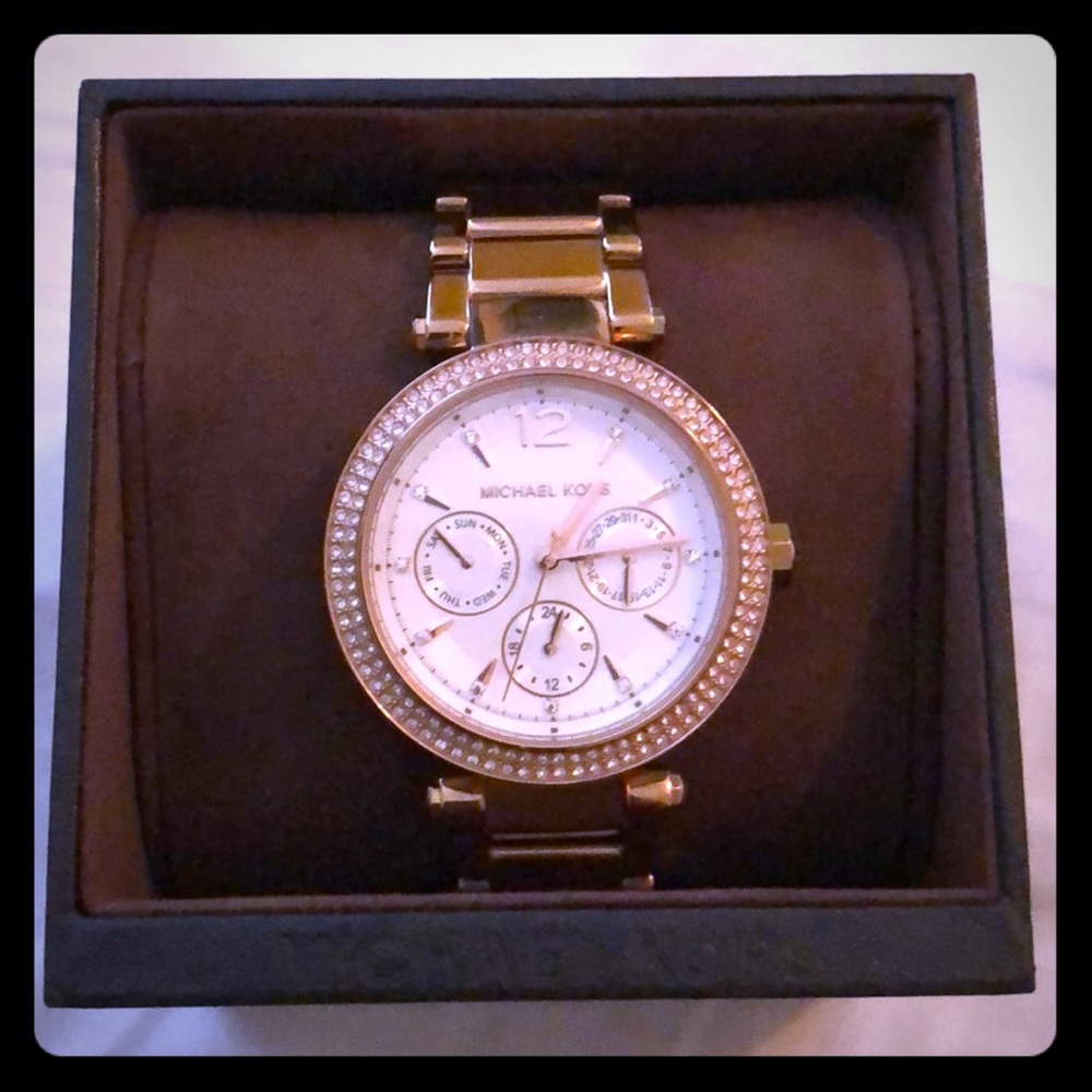 Michael kors rose gold watch